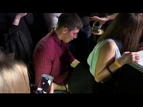 ❤️ રશિયન નાઇટક્લબમાં વાસ્તવિક સેક્સ. ગુદા અને યોનિમાર્ગમાં 18 વર્ષની રશિયન છોકરીએ નાઈટક્લબમાં ચોદાઈ ❤️❌  સેક્સ  ❌️❤